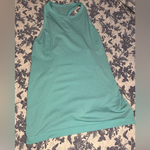 Small Tank Top 4 Piece Bundle (VGUC) - Picture 3 of 7